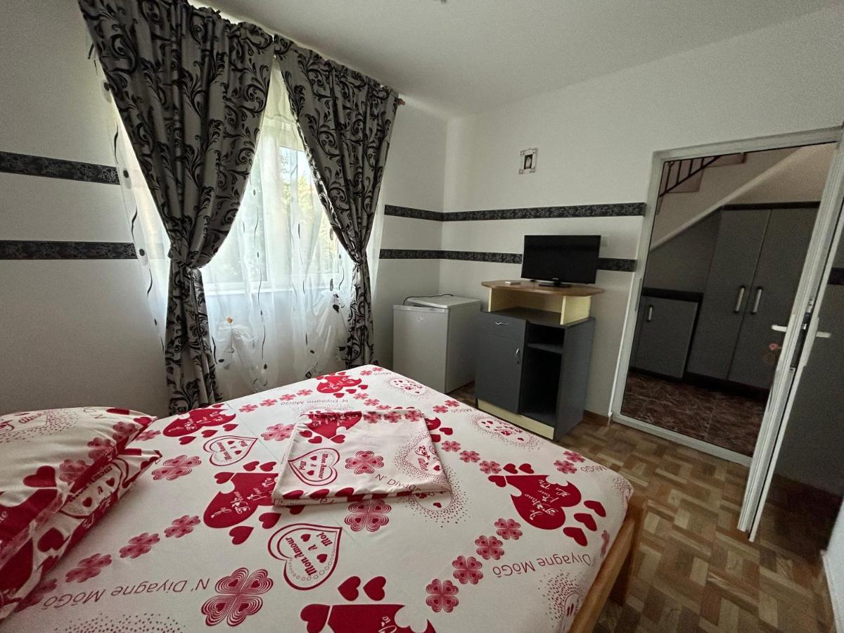 Vila Maricris Tuzla Exteriör bild